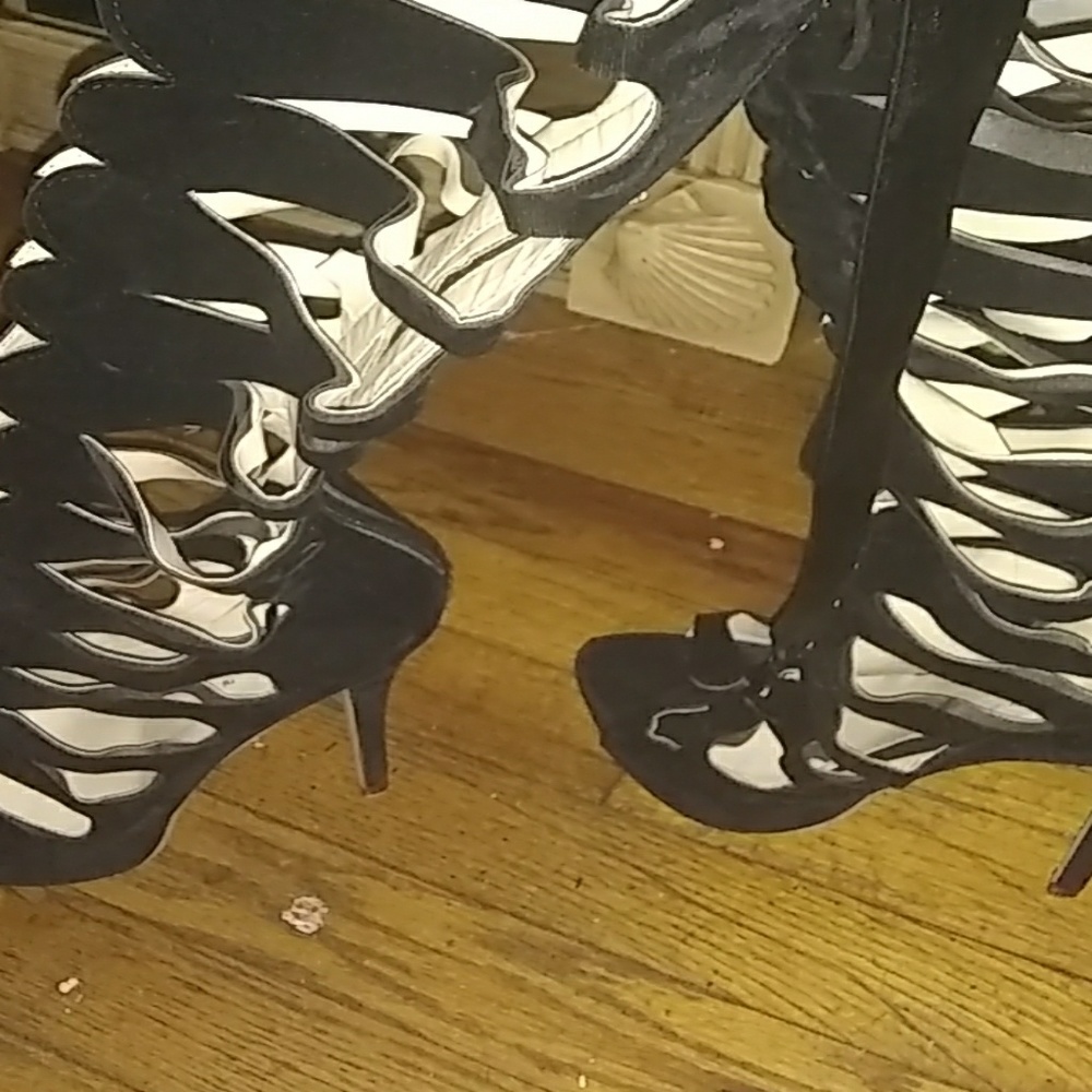 Knee High Heels - Picture 4 of 5
